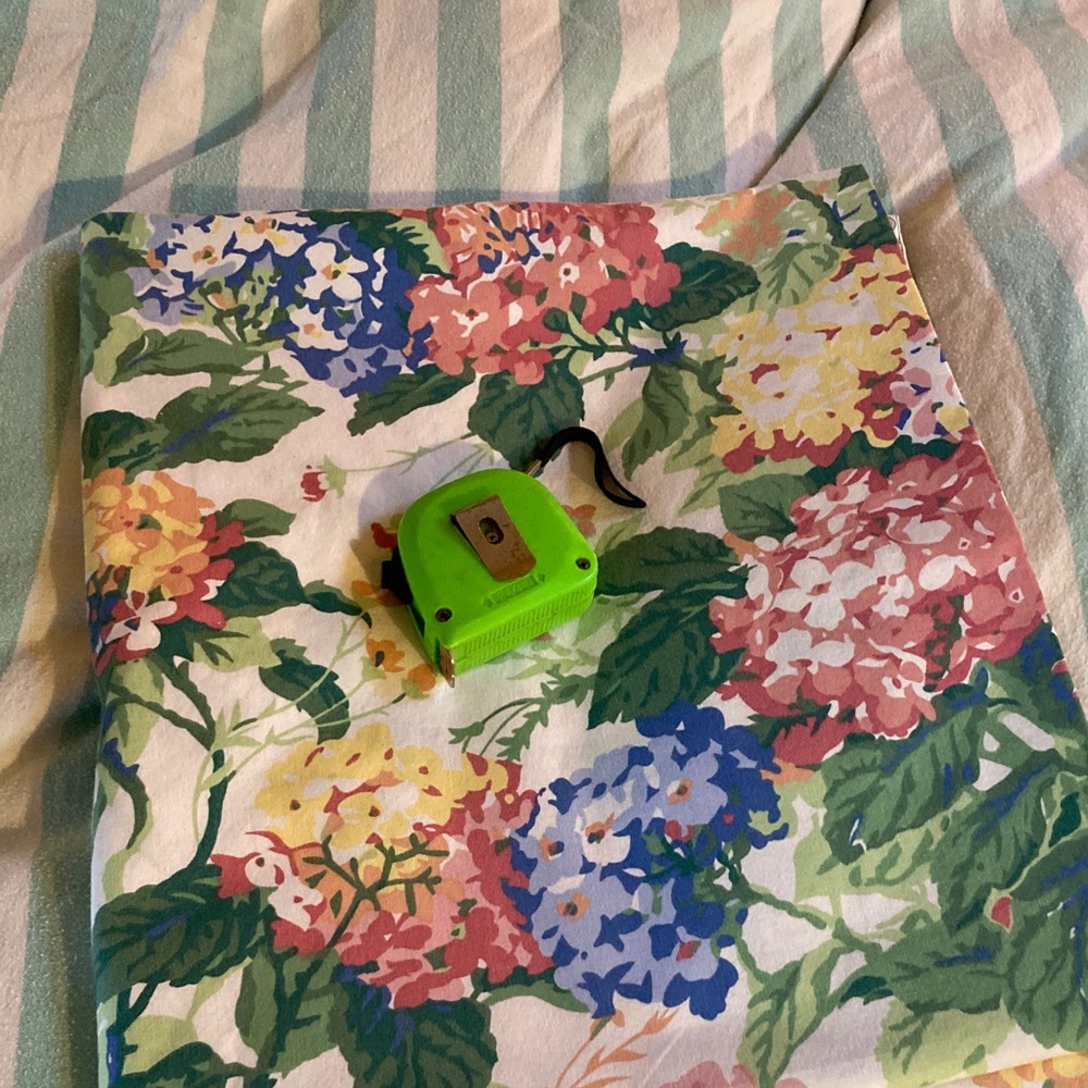 Floral Dining Tablecloth - Multicolor ,Spring , Easter - Picture 3 of 3